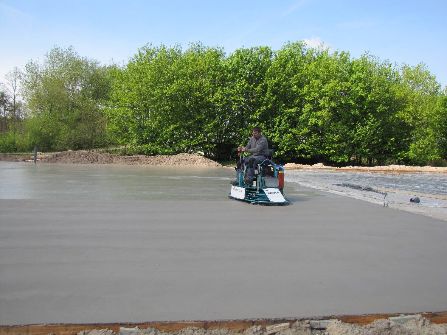 Maschinelles Betonglätten - Bauunternehmen Raker Bösel